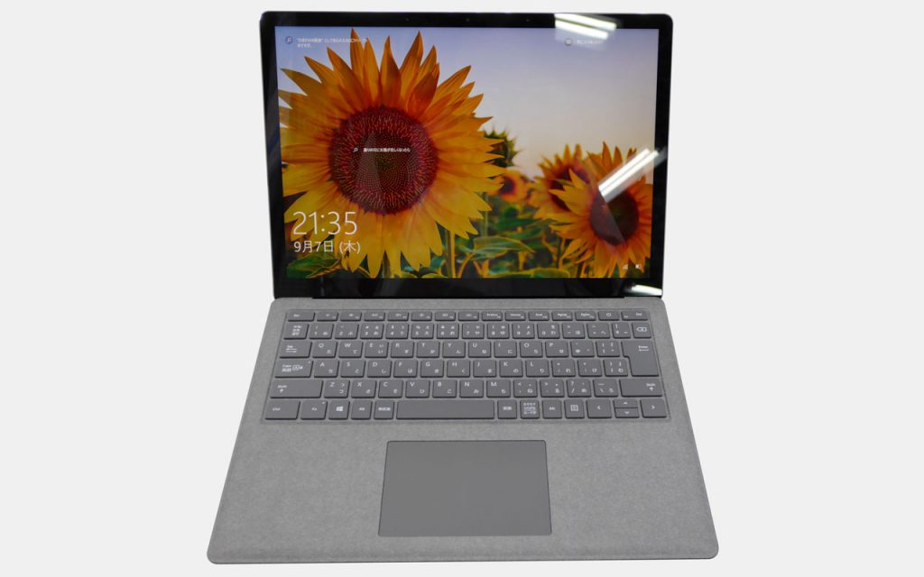 Surface Laptop「グラファイト ゴールド」