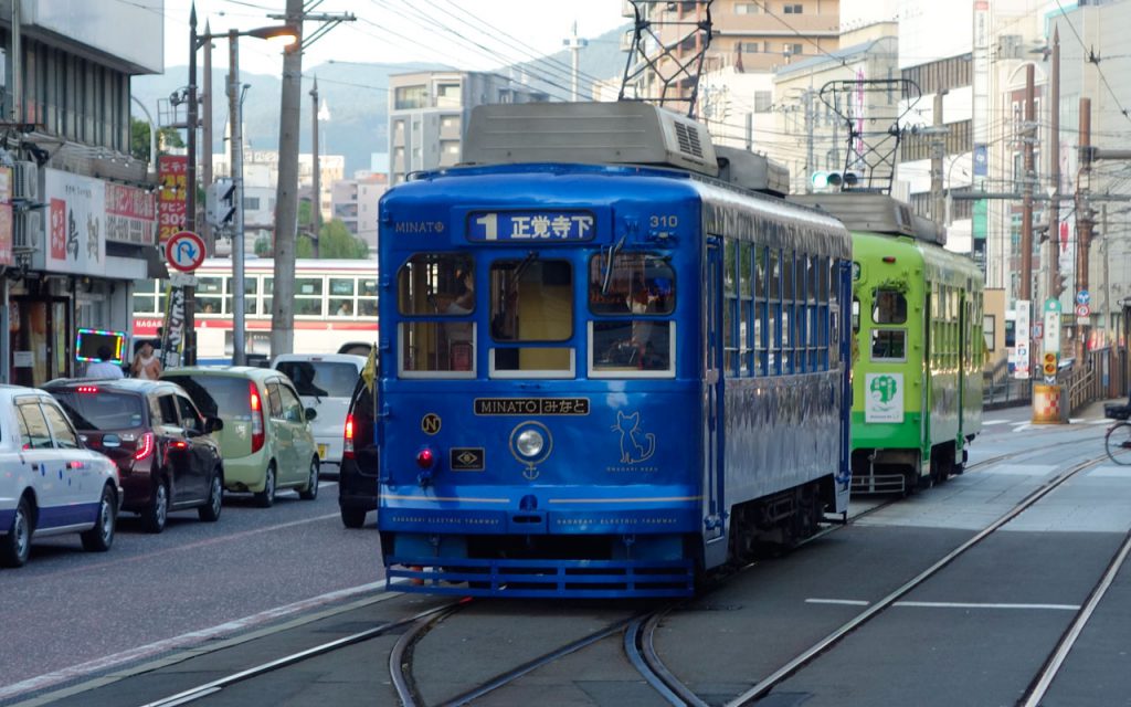 路面電車「みなと」の外観