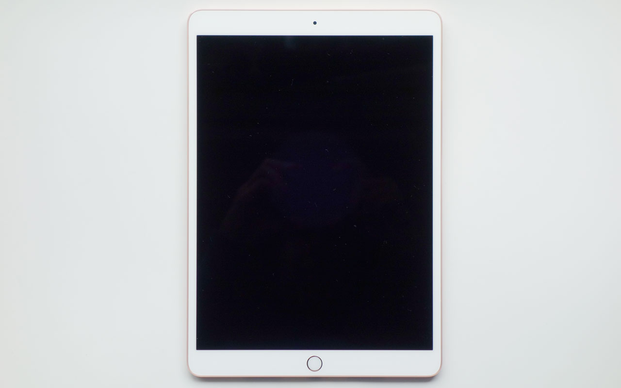 多少は狭額化されたiPad Proとそのパッケージ － iPad Pro 10.5-inch ...